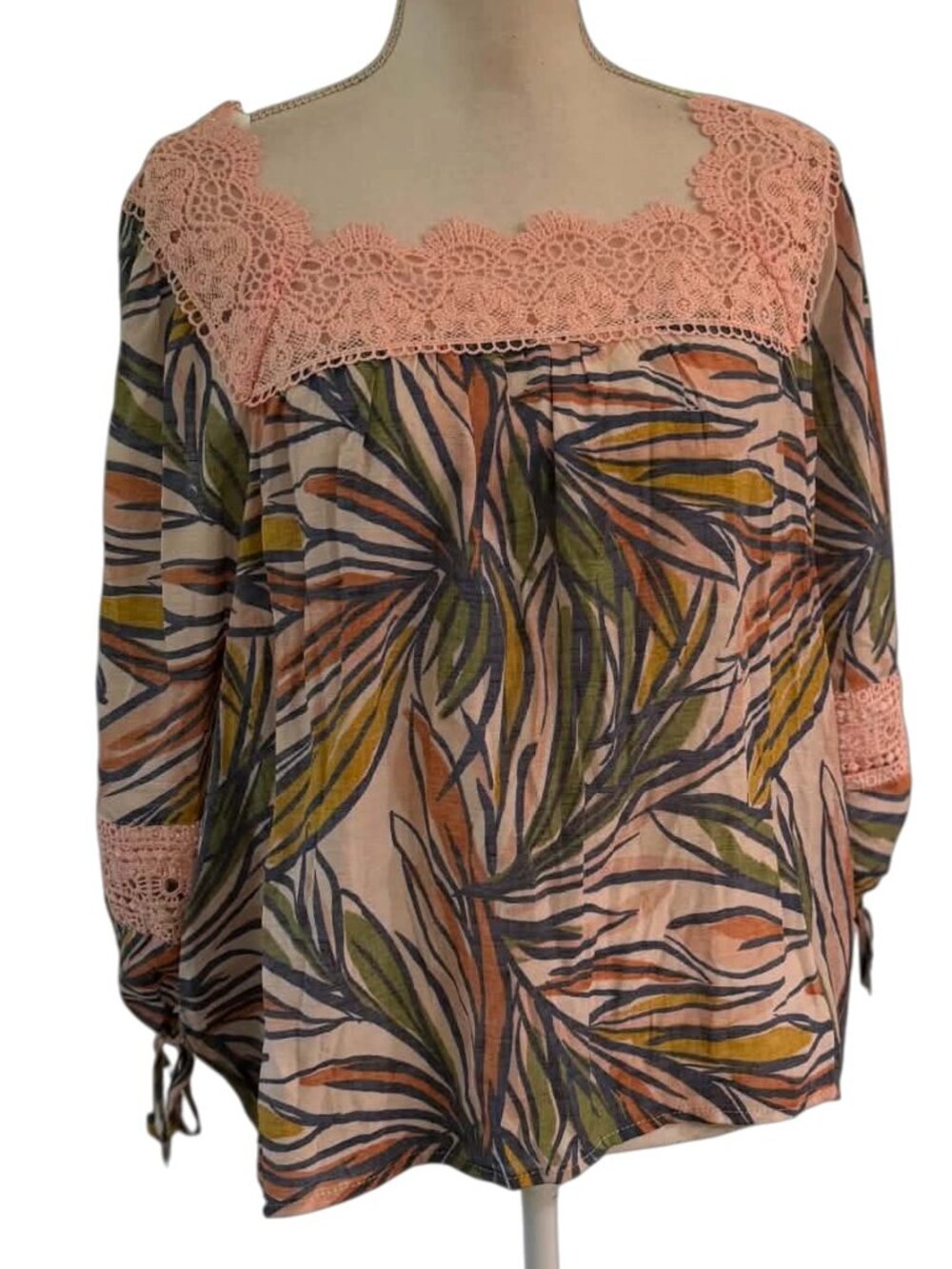 Zac & Rachel Multicolor Leaf-Print Blouse with Pink Lace Trim NWOT